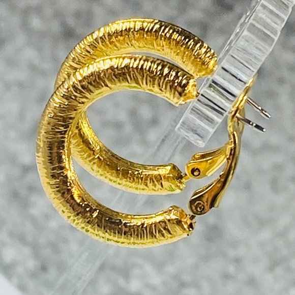 Hoop Earrings Gold Tone Round Womens Textured Omega Backs Shiny Fashion Style - Picture 6 of 16